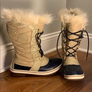 EUC Sorel women’s Tofino II winter boots